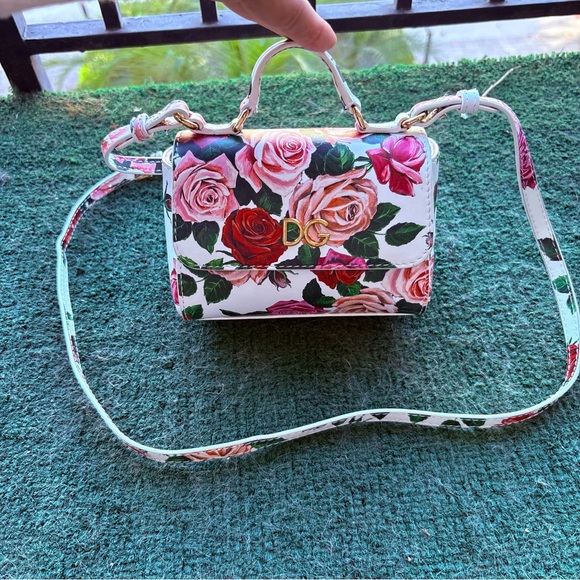 Dolce & Gabbana Bambino Floral Crossbody Bag with Gold Accents - Picture 2 of 10